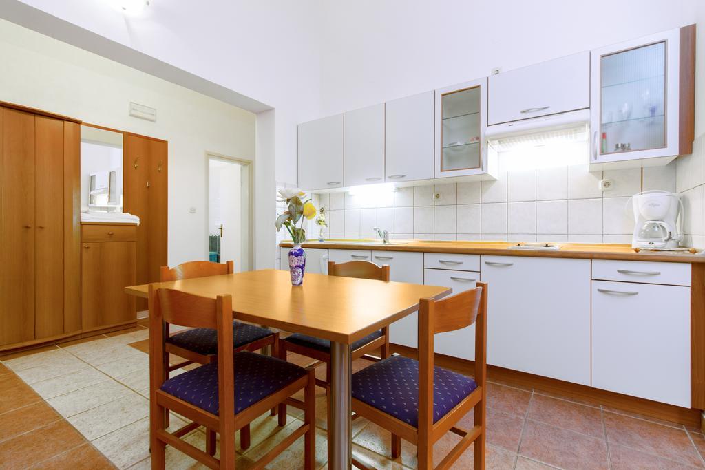 Vila Jadranka Vodice Exteriör bild